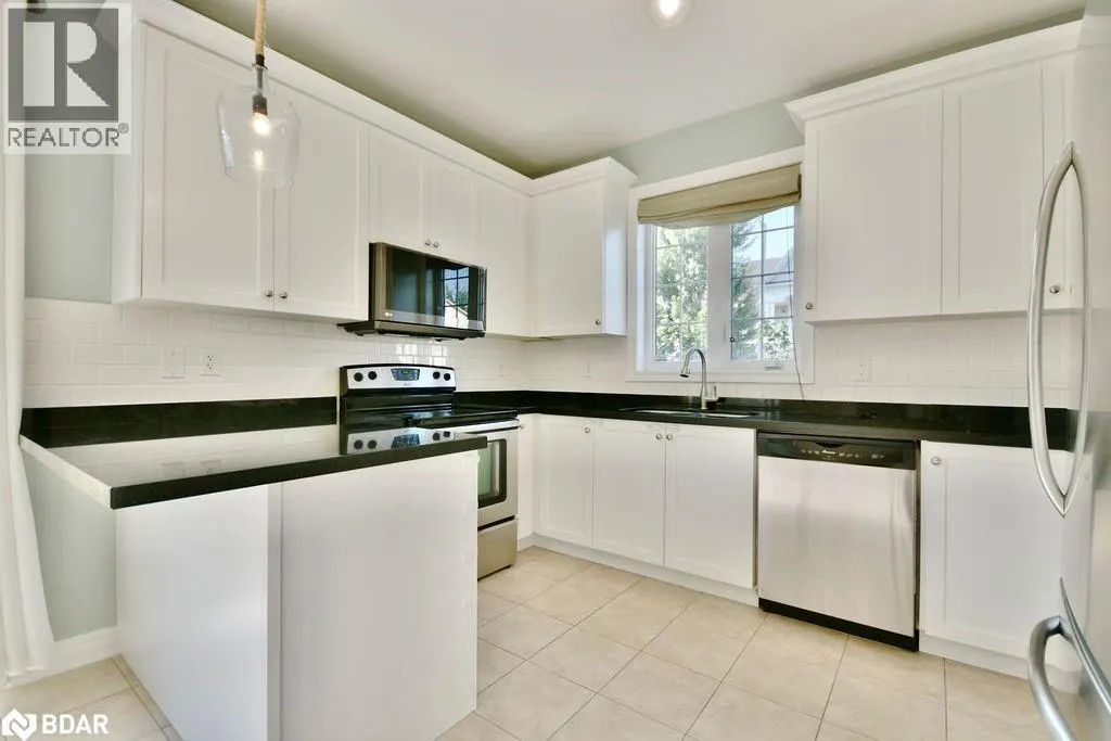 166 SUCCESSION Crescent