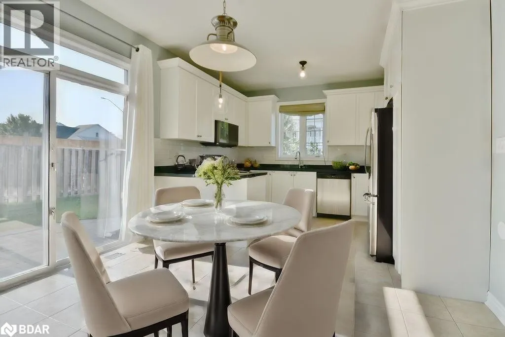 166 SUCCESSION Crescent