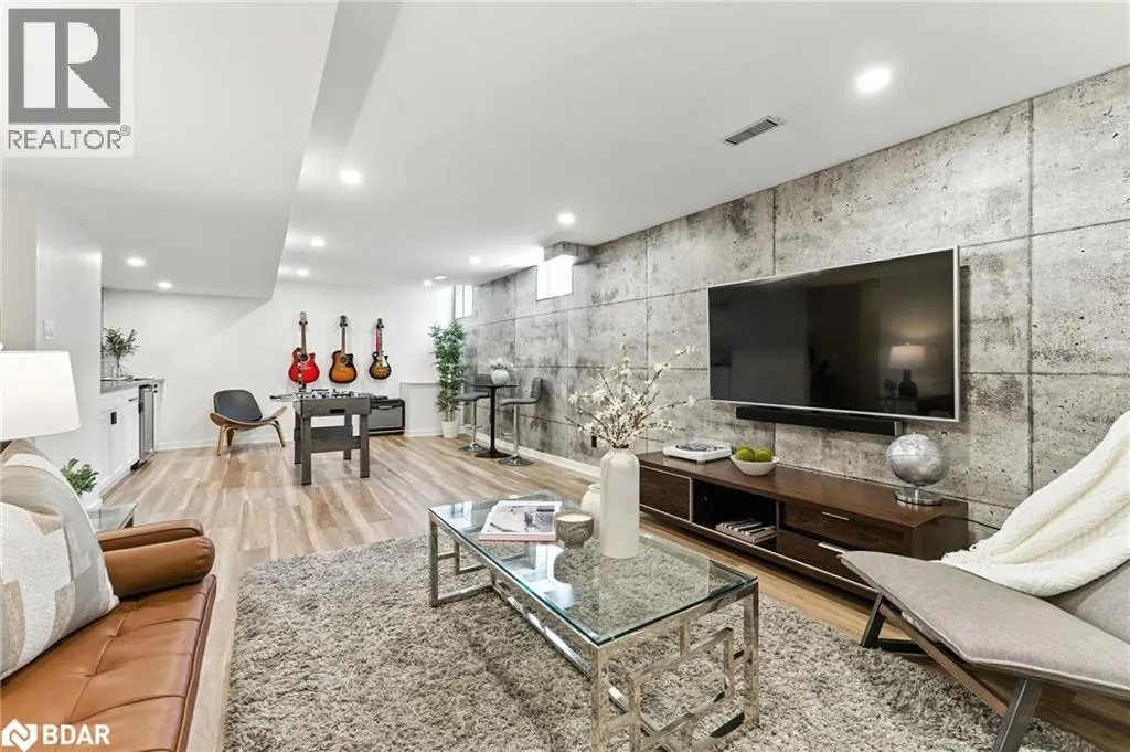 618 EDEN Place