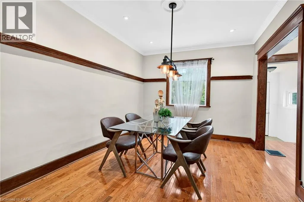 31 EAST 33RD Street