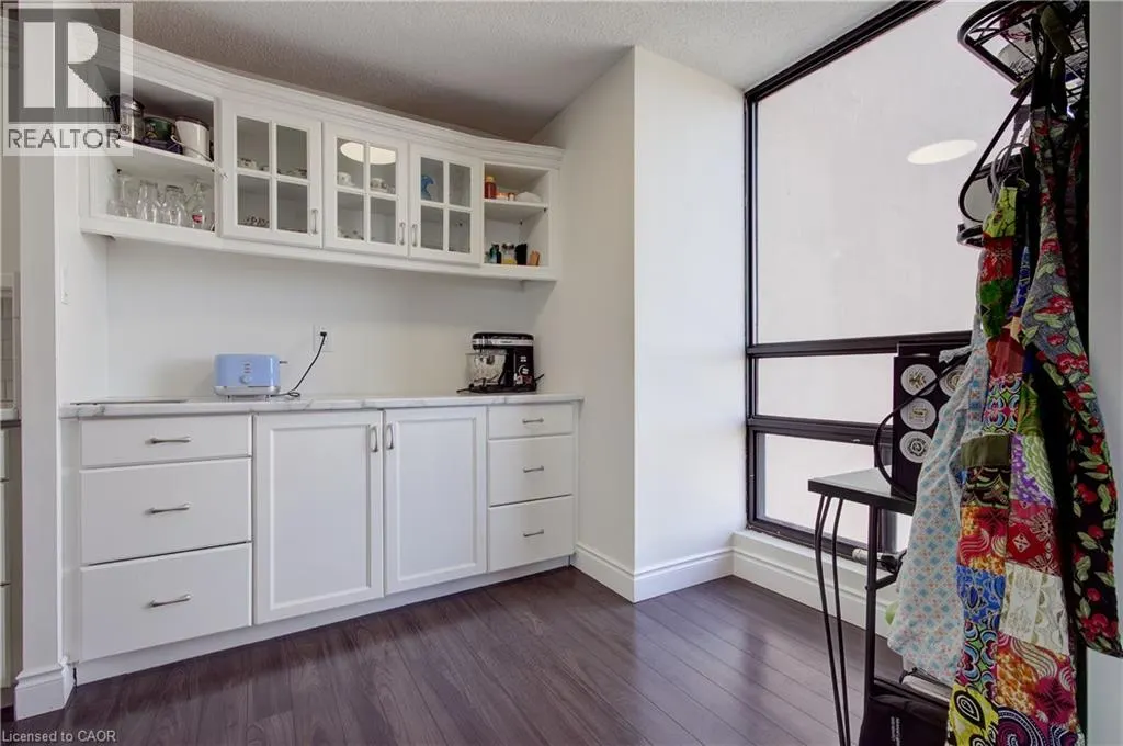 222 JACKSON Street W Unit# 1406, #1406