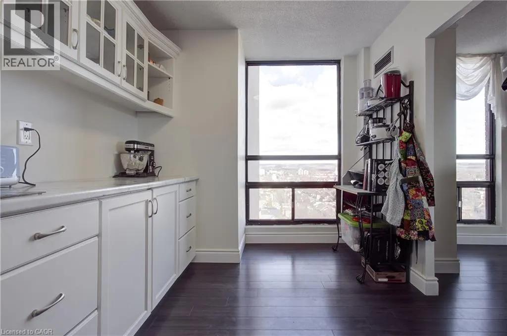 222 JACKSON Street W Unit# 1406, #1406