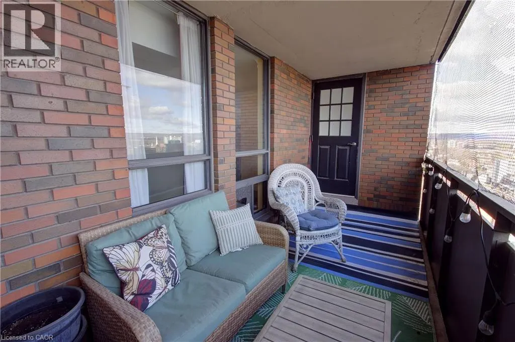 222 JACKSON Street W Unit# 1406, #1406