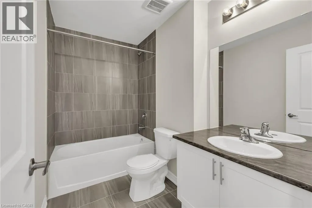 19 PICARDY Drive Unit# 32, #32
