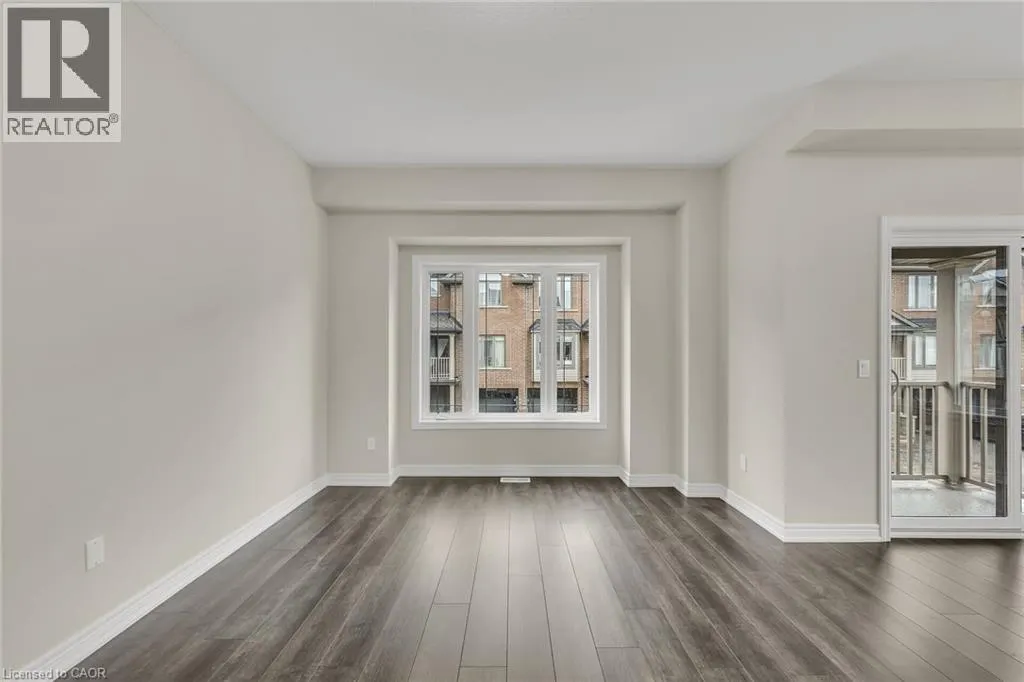 19 PICARDY Drive Unit# 32, #32