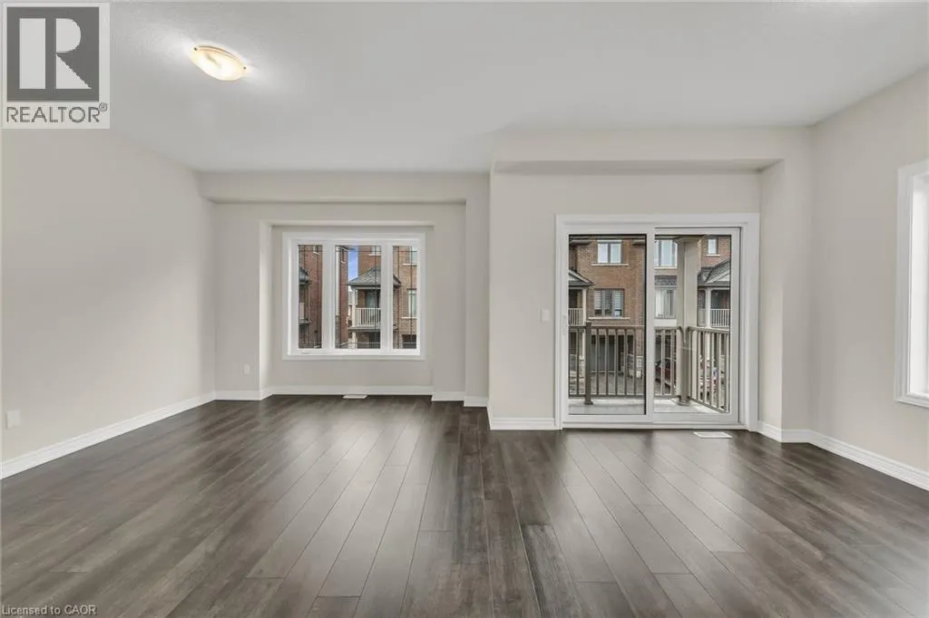 19 PICARDY Drive Unit# 32, #32