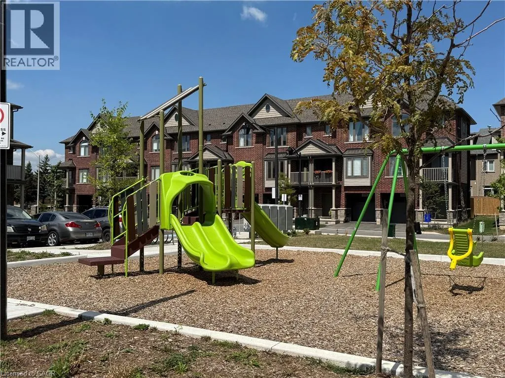 19 PICARDY Drive Unit# 32, #32