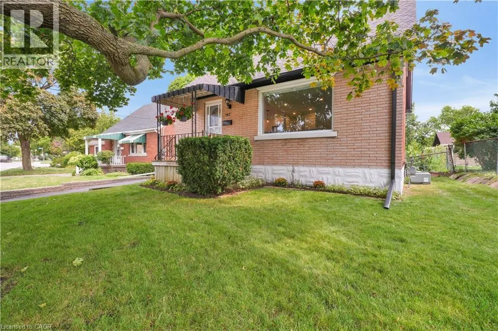 142 LANCASTER Street W