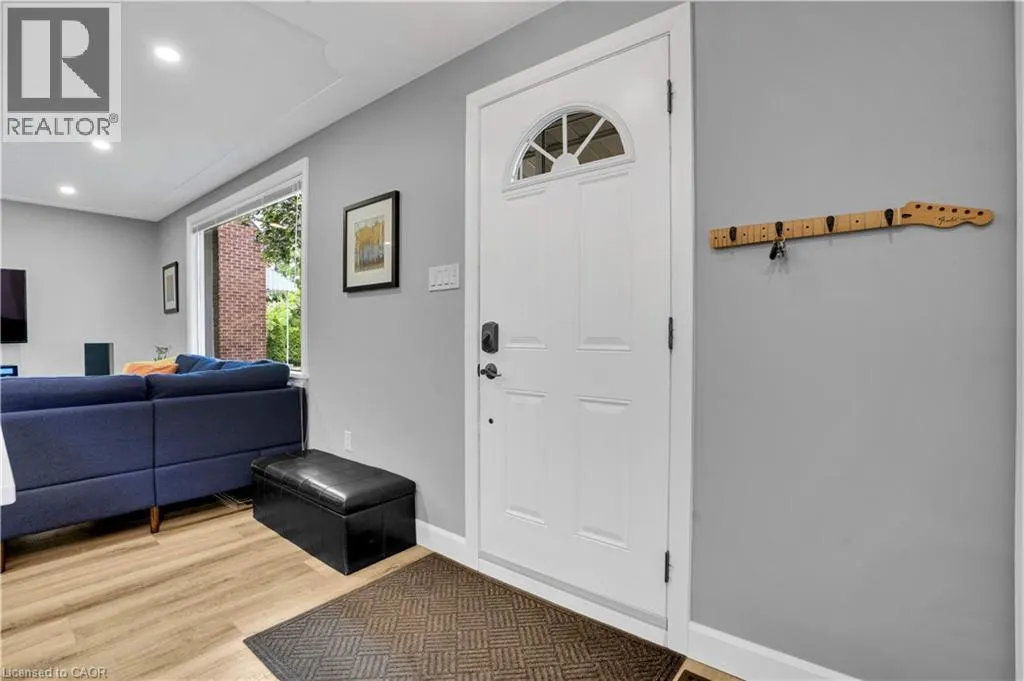142 LANCASTER Street W