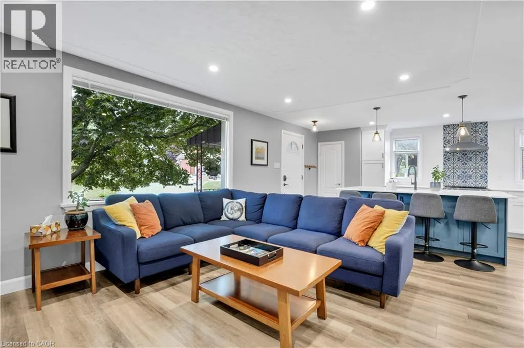 142 LANCASTER Street W