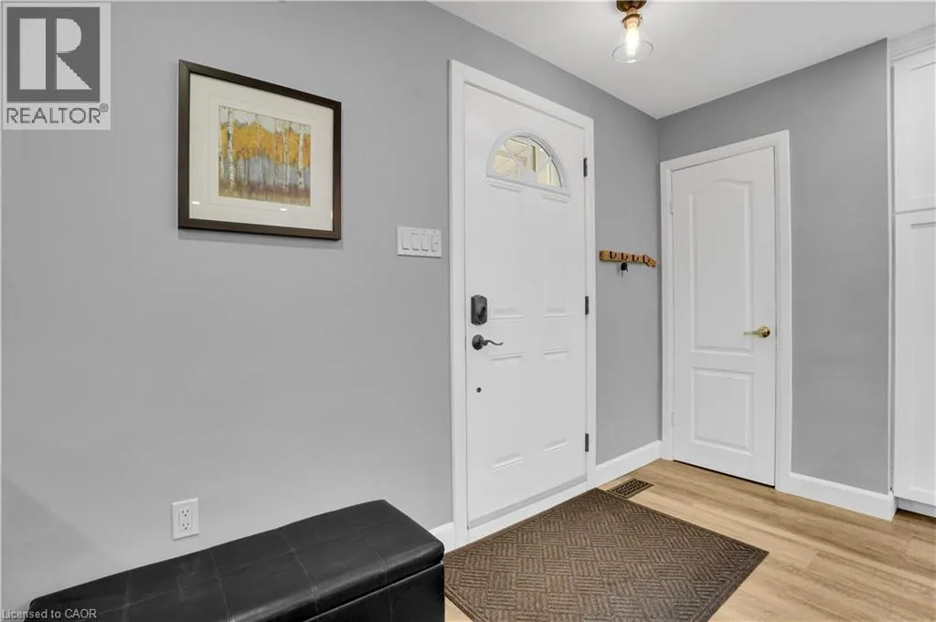 142 LANCASTER Street W