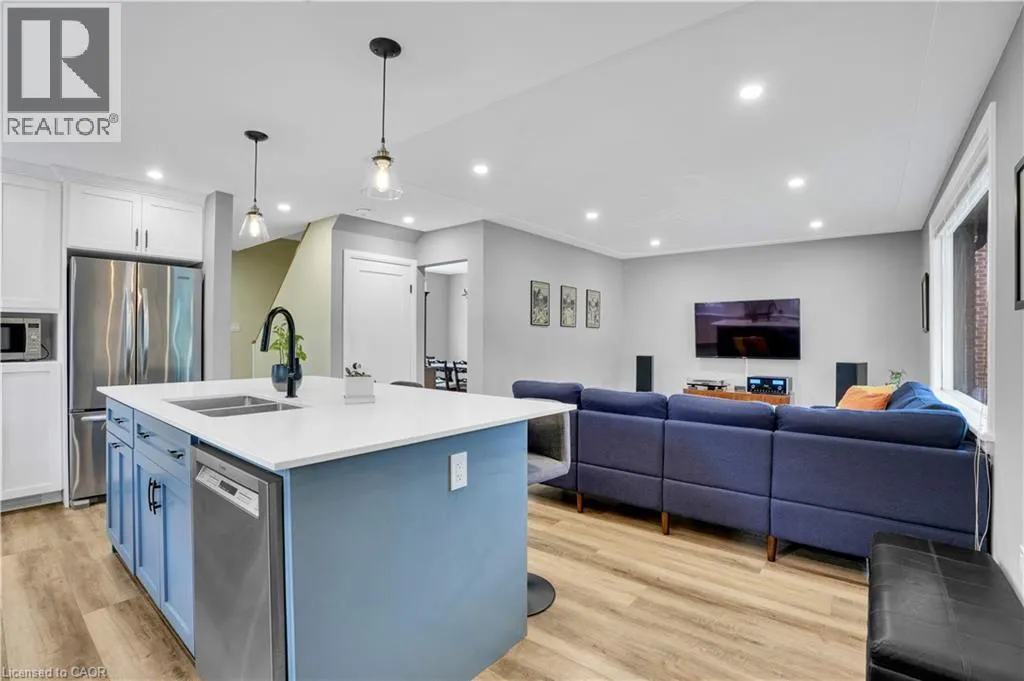 142 LANCASTER Street W
