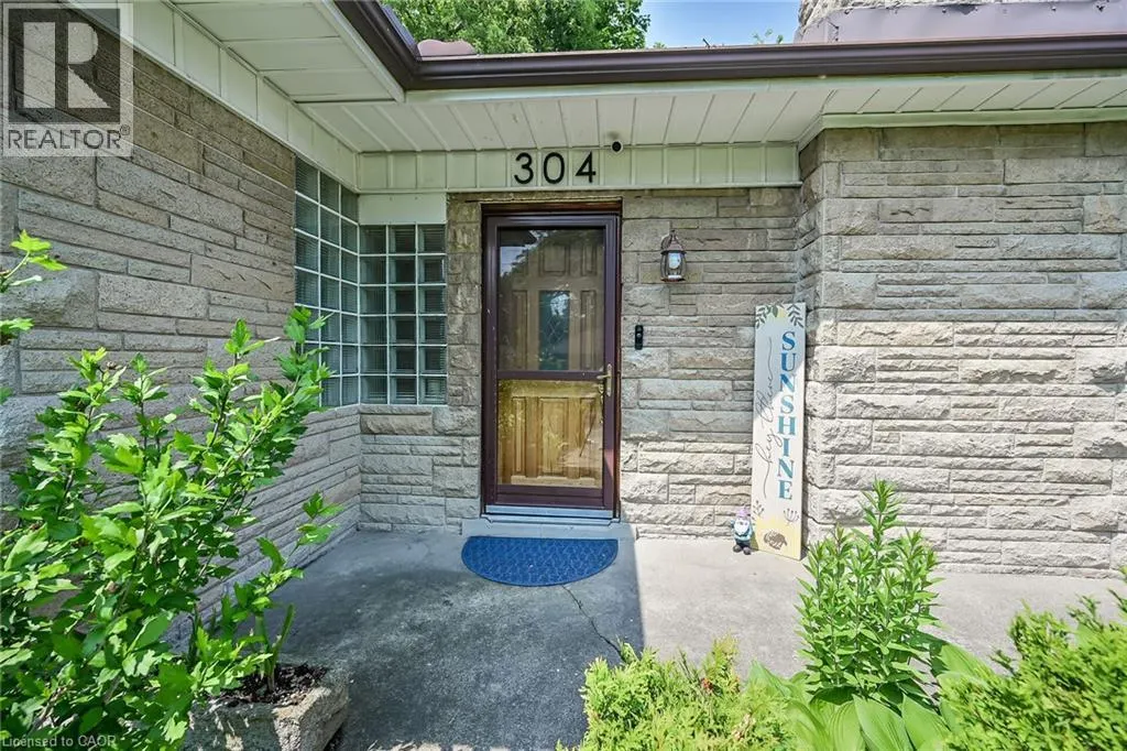304 GLENHOLME Avenue
