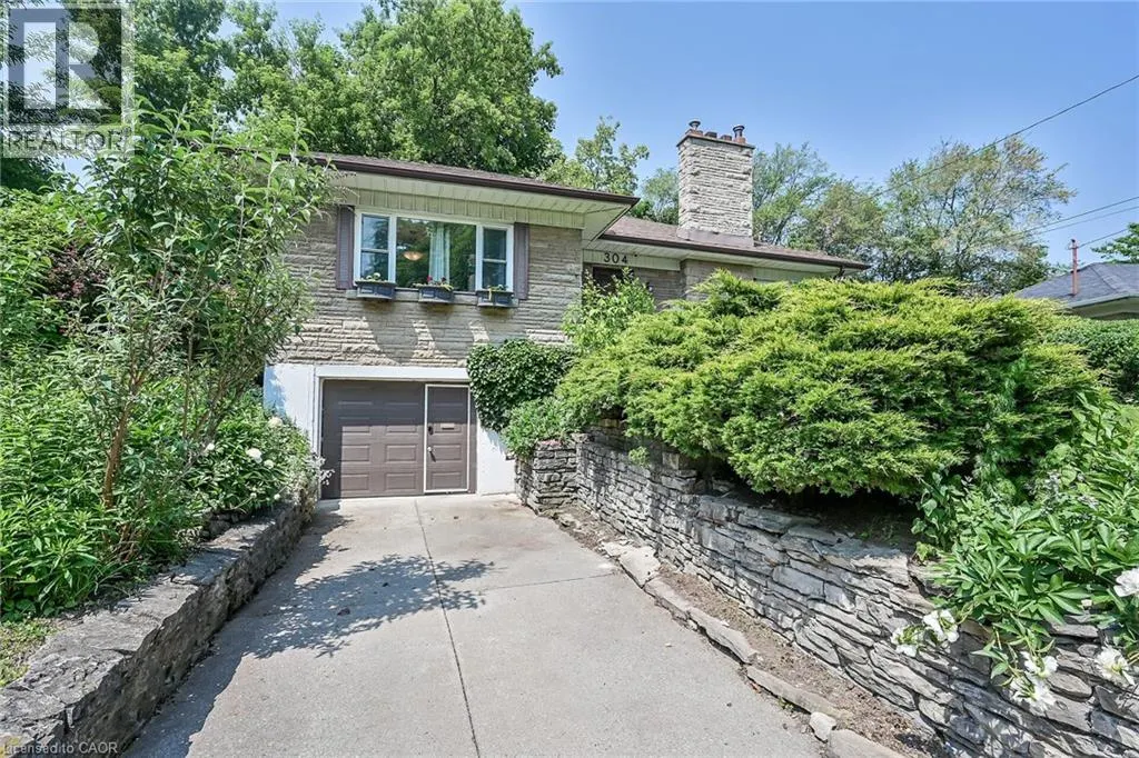 304 GLENHOLME Avenue