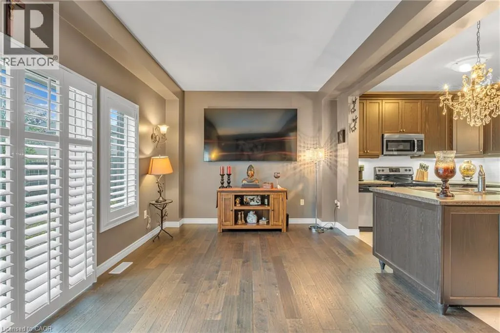 72 DODMAN Crescent