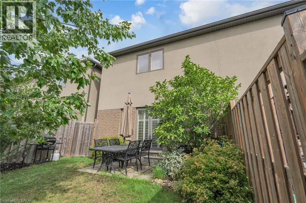 72 DODMAN Crescent