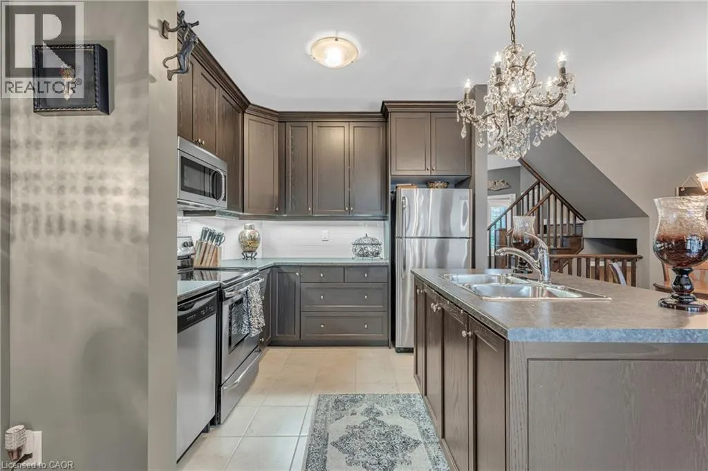 72 DODMAN Crescent