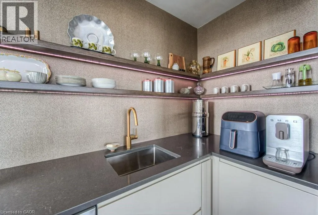 36 JAMES Street S Unit# 1102, #1102