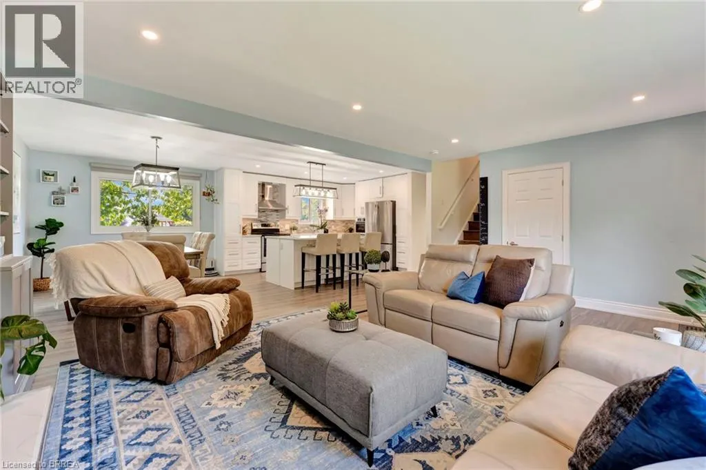 129 MAIN Street S