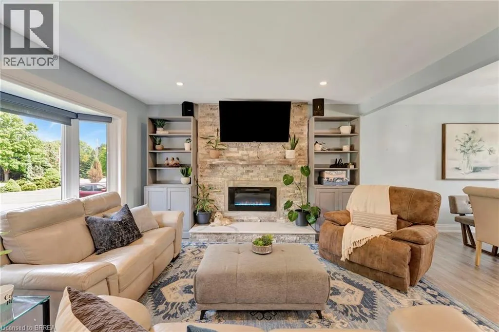 129 MAIN Street S