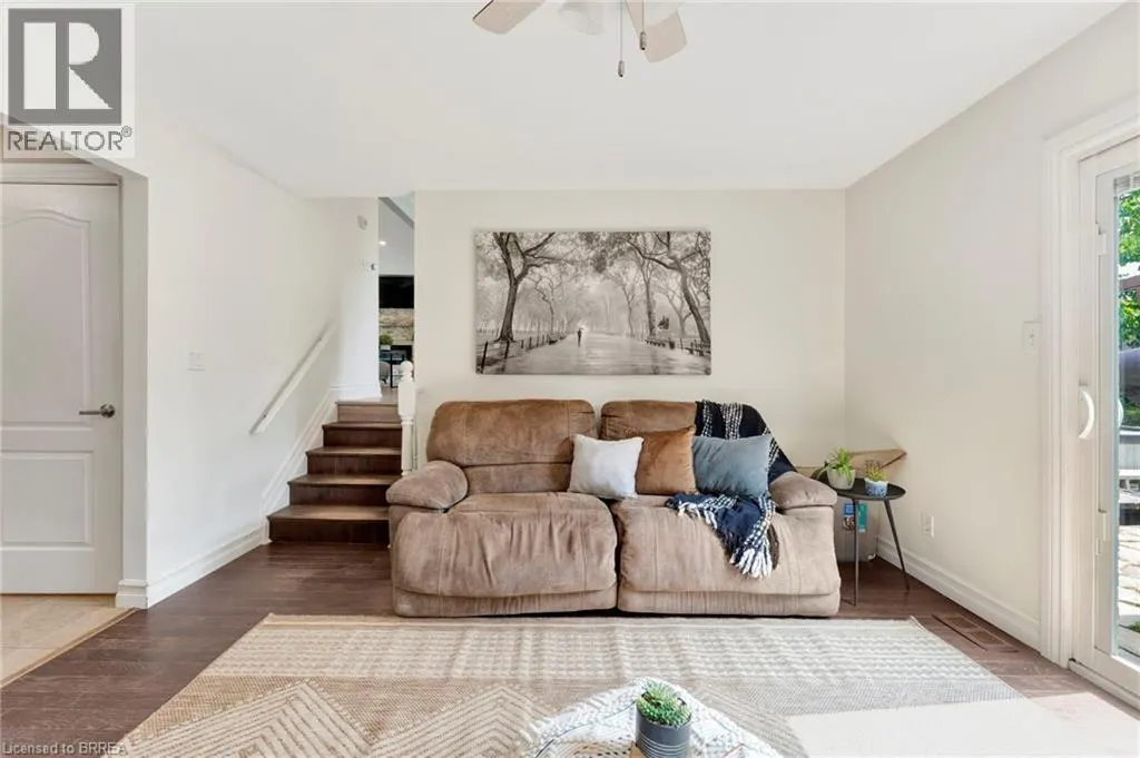 129 MAIN Street S
