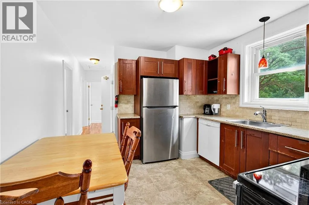 17 WEST 3RD Street