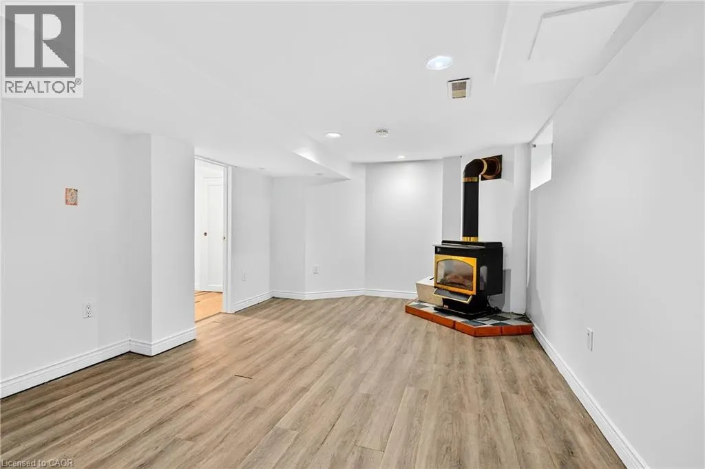 17 WEST 3RD Street