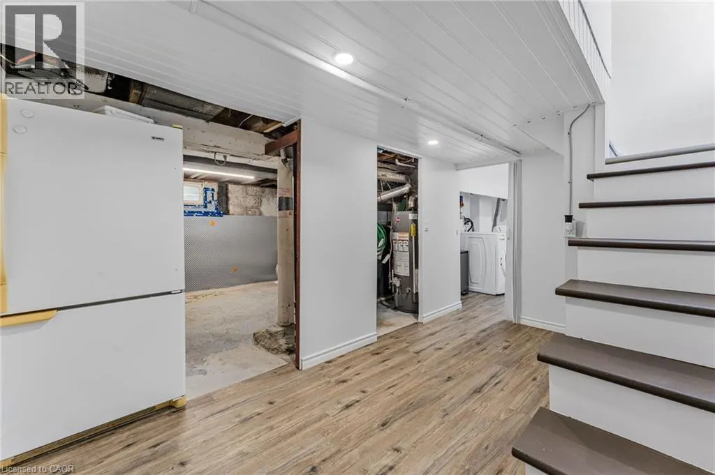 246 BOWEN Road
