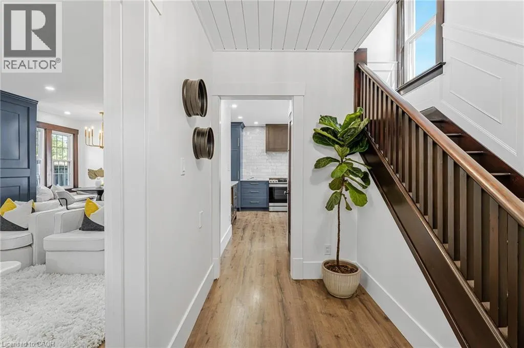246 BOWEN Road
