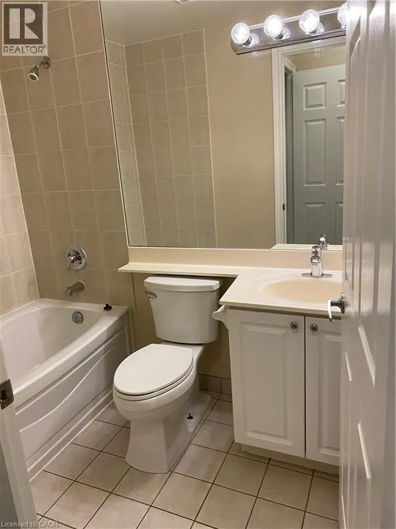 3880 DUKE OF YORK Boulevard Unit# 202, #202