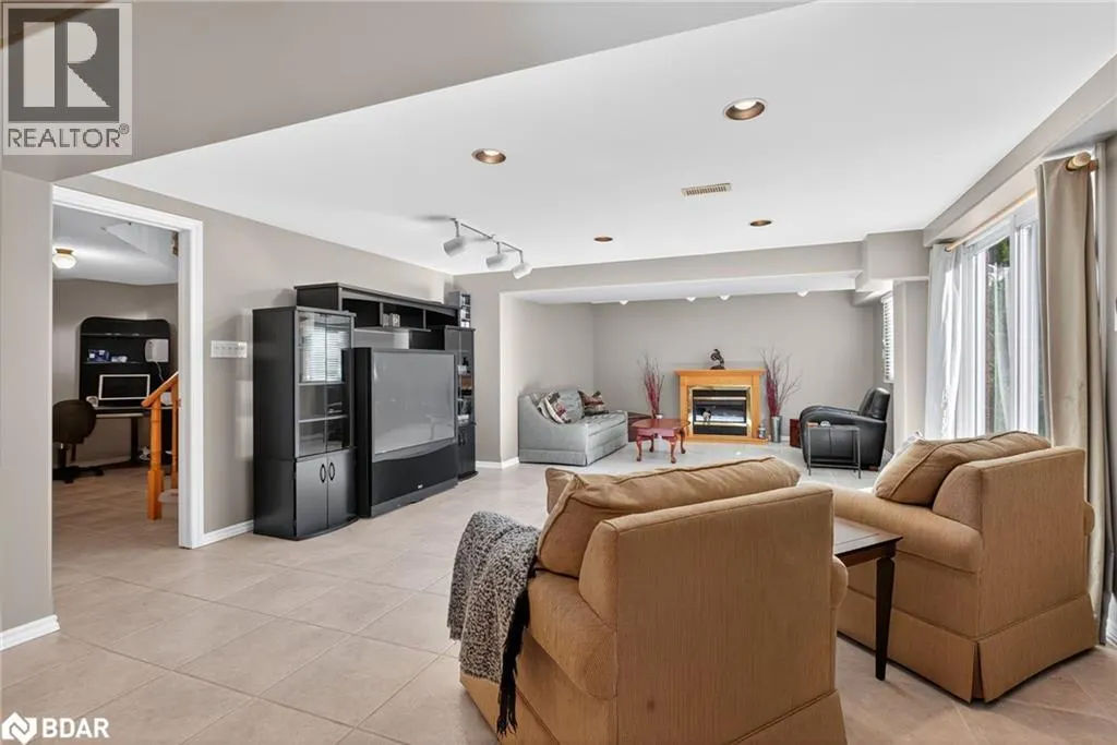 25 BRUNTON Crescent