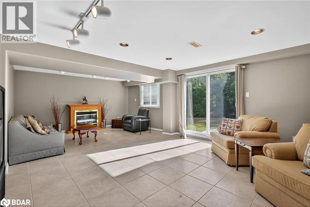 25 BRUNTON Crescent