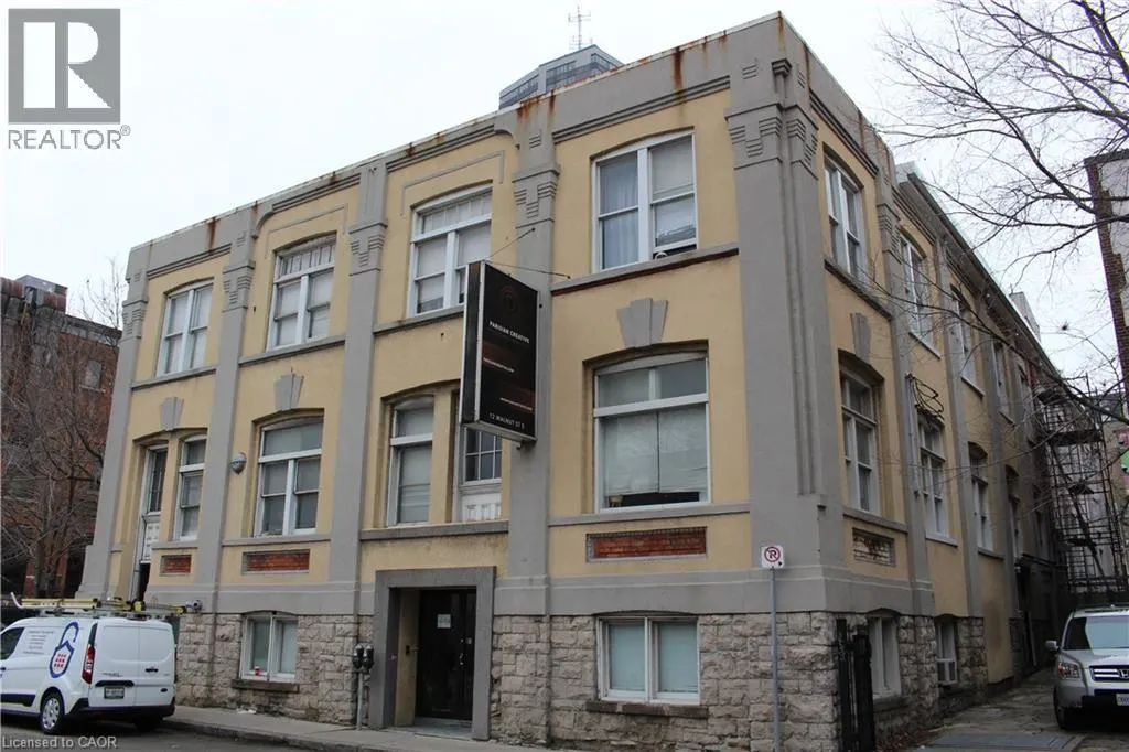 12 WALNUT Street S