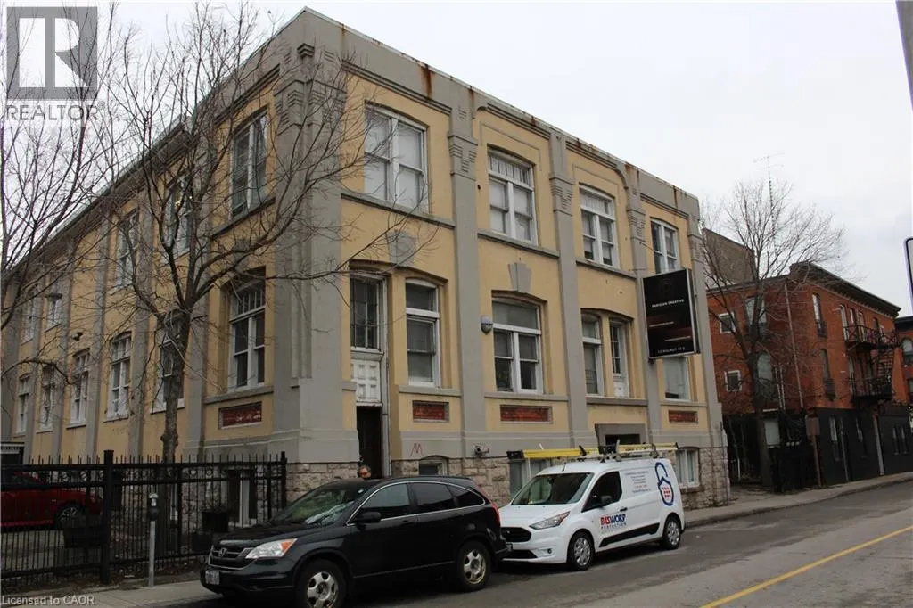 12 WALNUT Street S