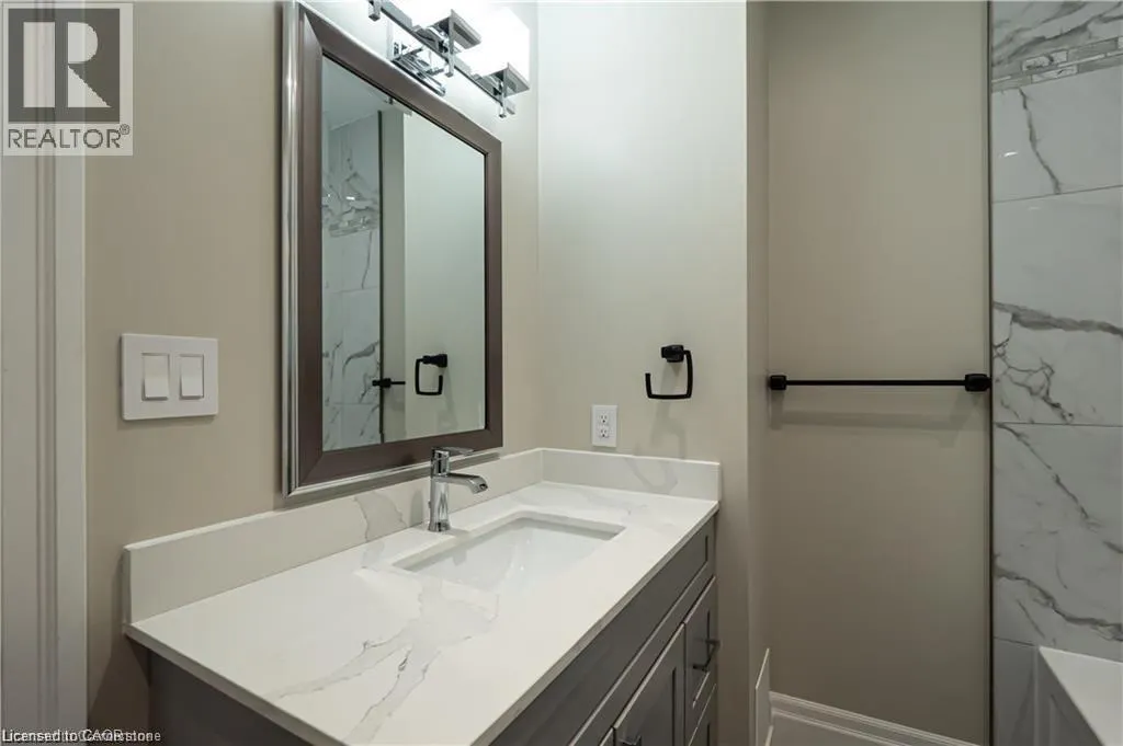 145 WELLINGTON Street N Unit# 1, #1