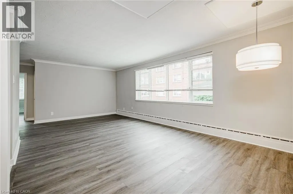 2052 COURTLAND Drive Unit# 202, #202