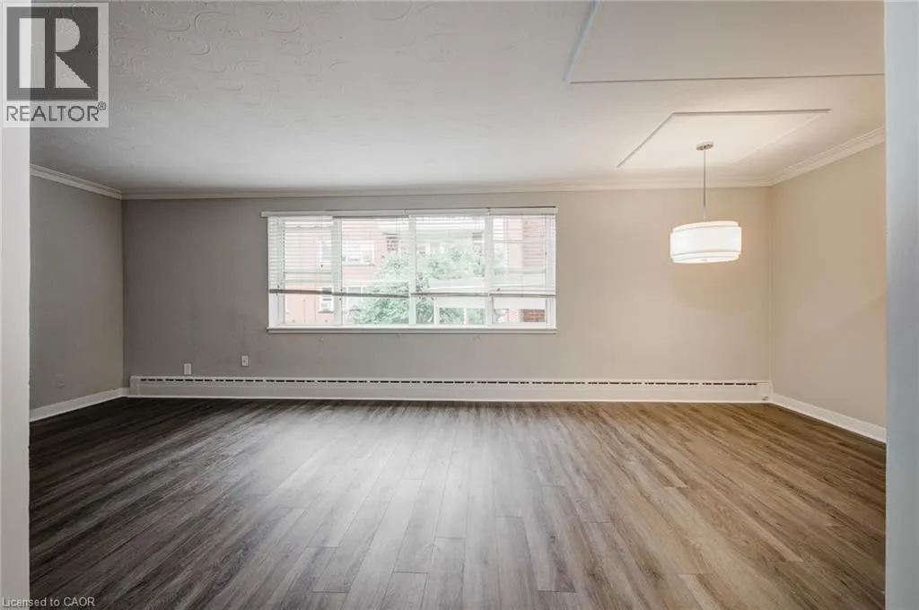 2052 COURTLAND Drive Unit# 202, #202