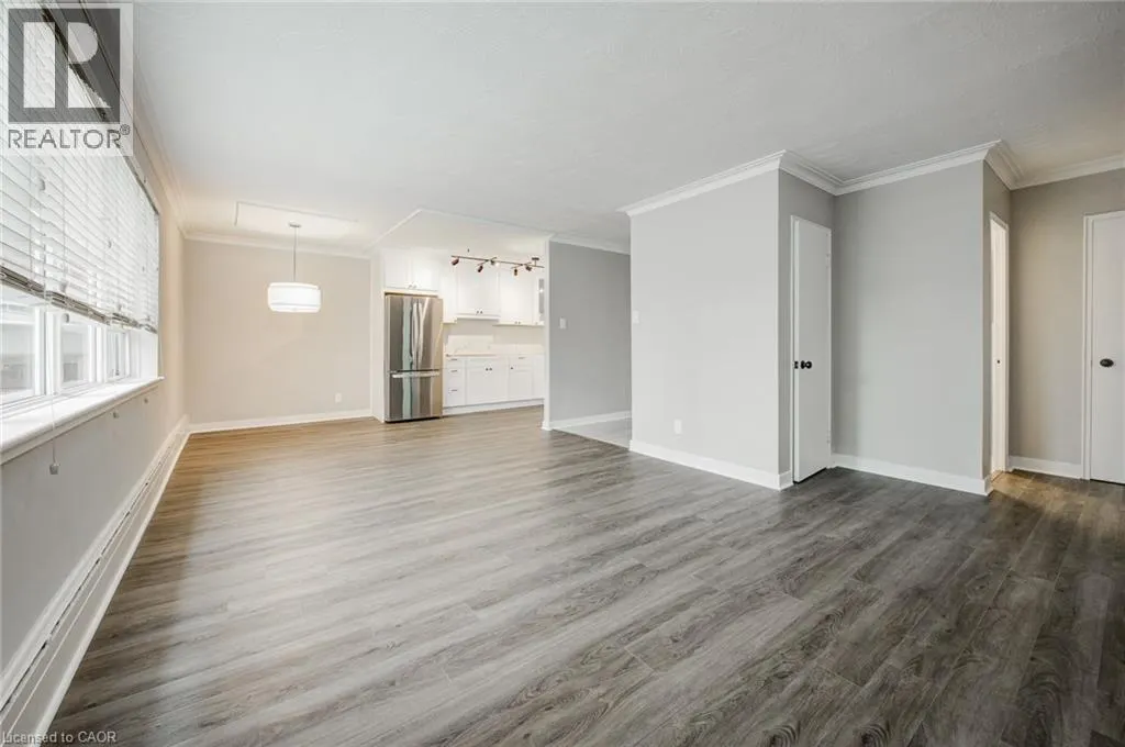 2052 COURTLAND Drive Unit# 202, #202