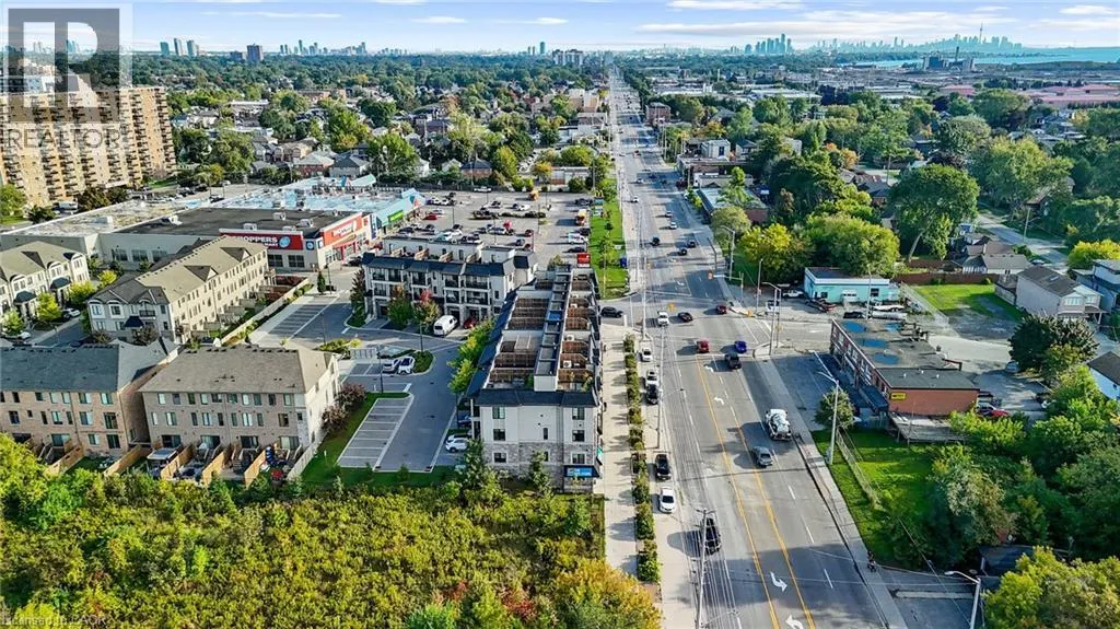 559 LAKESHORE Road E