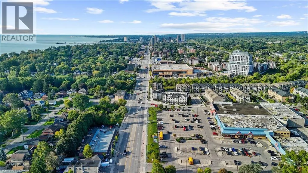 559 LAKESHORE Road E