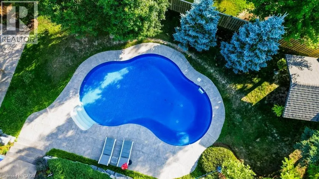 215 HOSTETLER Road