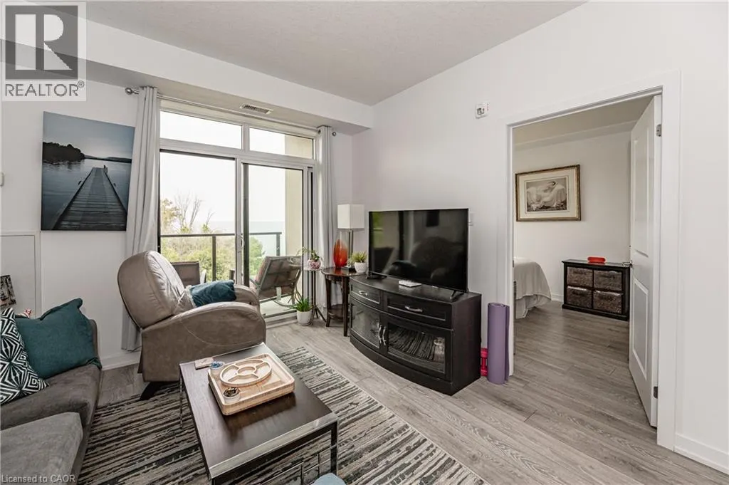 125 SHOREVIEW Place Unit# 427, #427