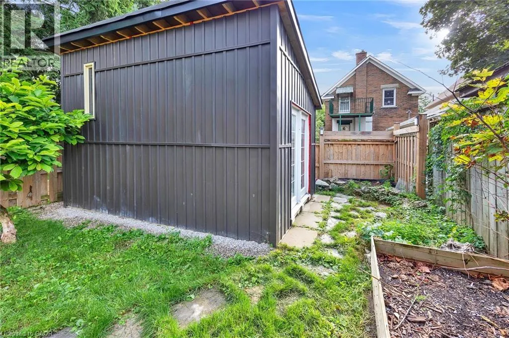 119 WATERLOO Street