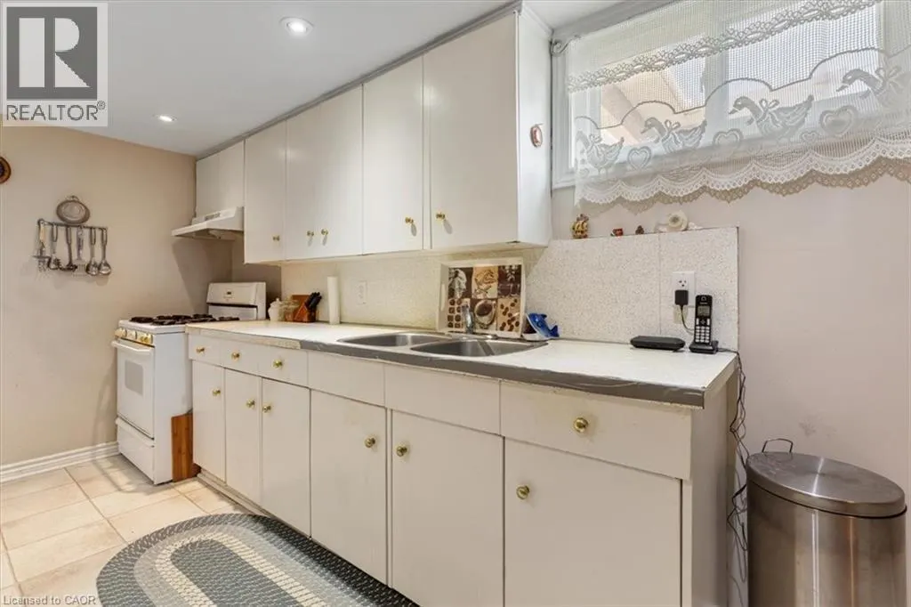 160 ELGIN Street