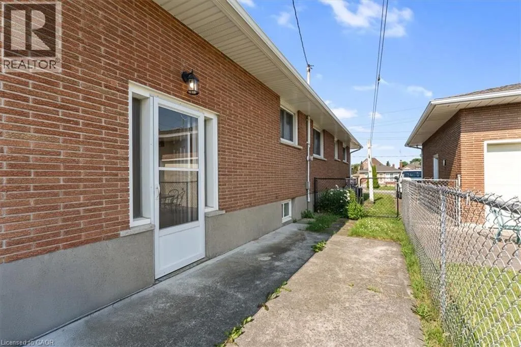 160 ELGIN Street