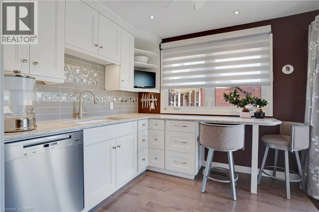 238 WESTVIEW Court
