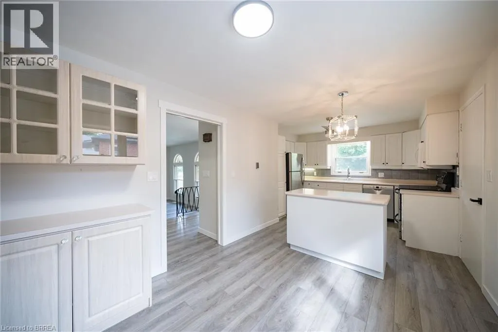 11 GLENWOOD Drive