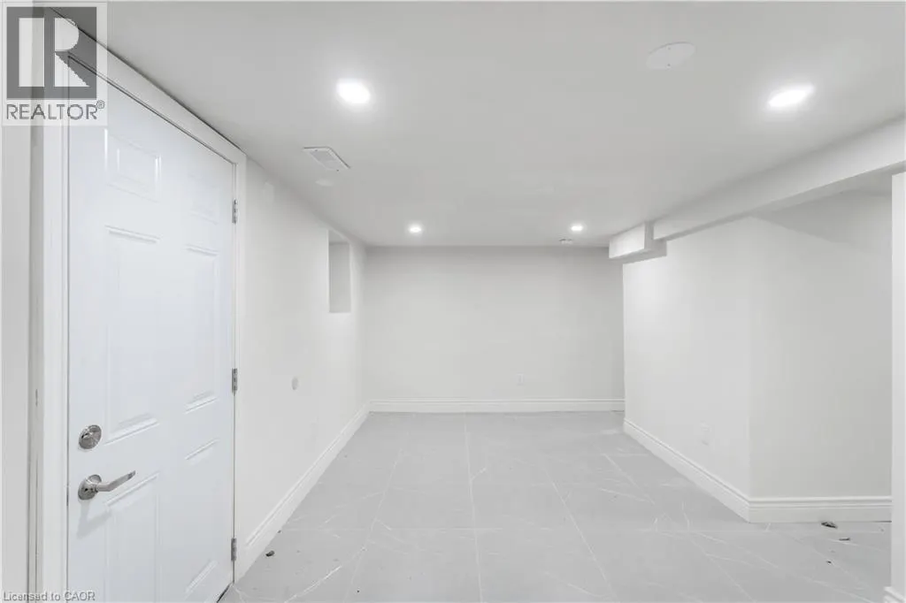 18 MOUNTAIN Street Unit# 3, #3
