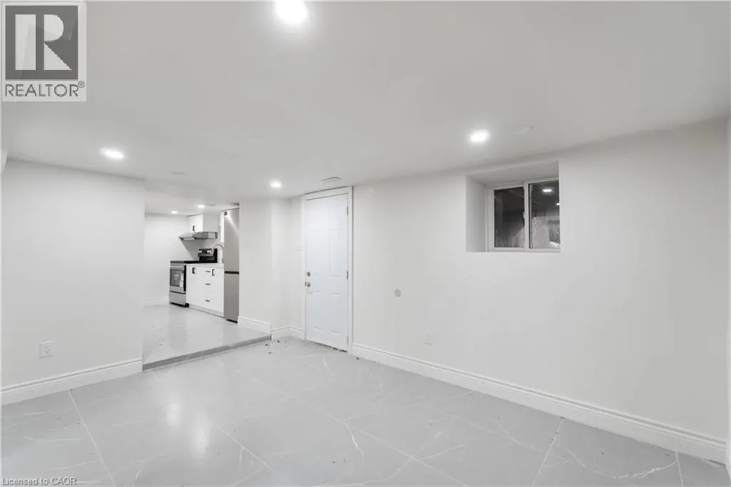 18 MOUNTAIN Street Unit# 3, #3