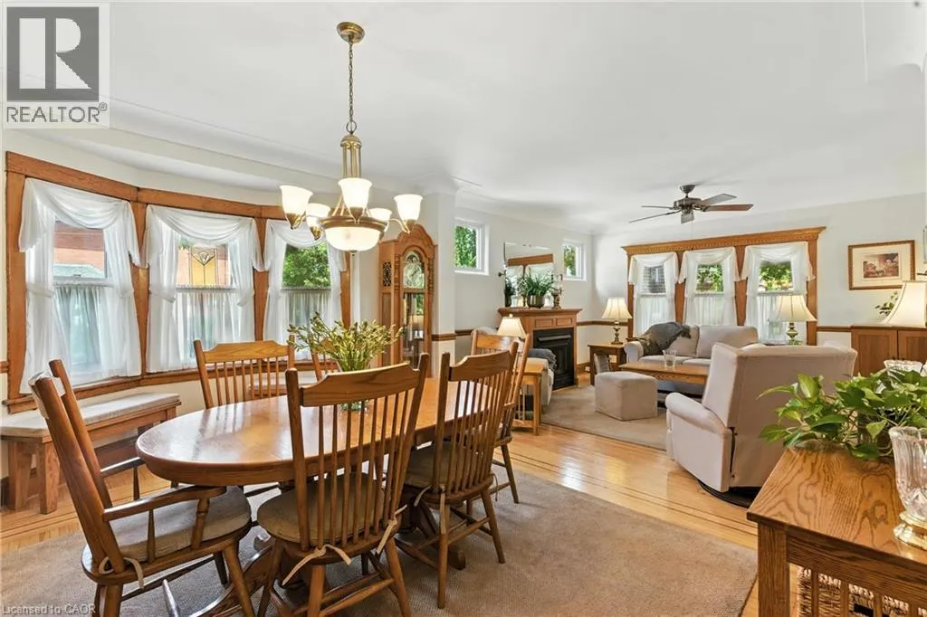 98 KENSINGTON Avenue S